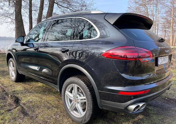 Porsche Cayenne cena 160000 przebieg: 190000, rok produkcji 2016 z Grudziądz małe 781